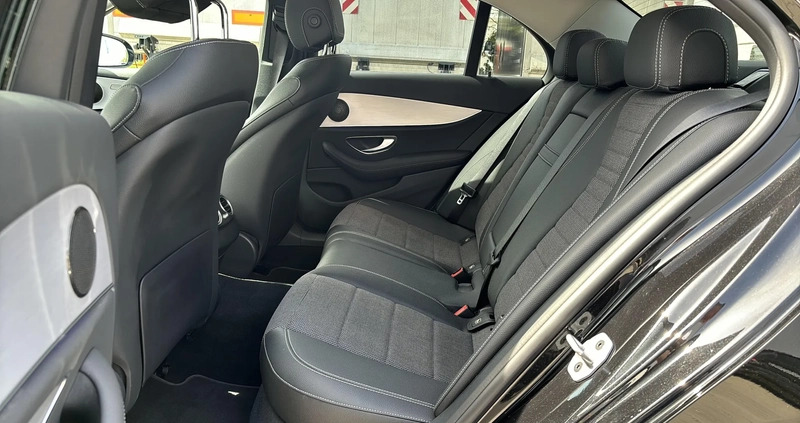 Mercedes-Benz Klasa E cena 212000 przebieg: 57190, rok produkcji 2021 z Wadowice małe 301